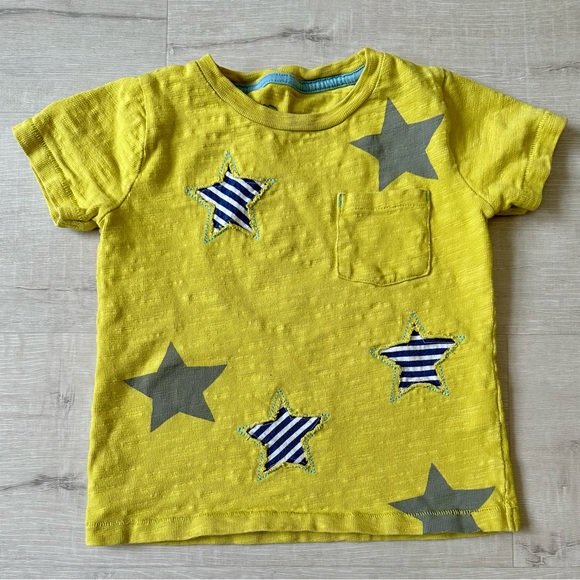 2-3 Mini Boden Yellow Reverse Star Appliqué Tee - Picture 1 of 3